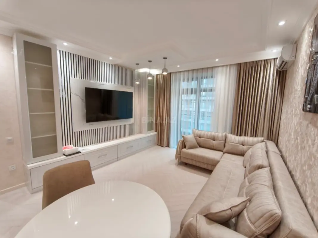 Kirayə verilir 2 otaqlı mənzil 66 m²
