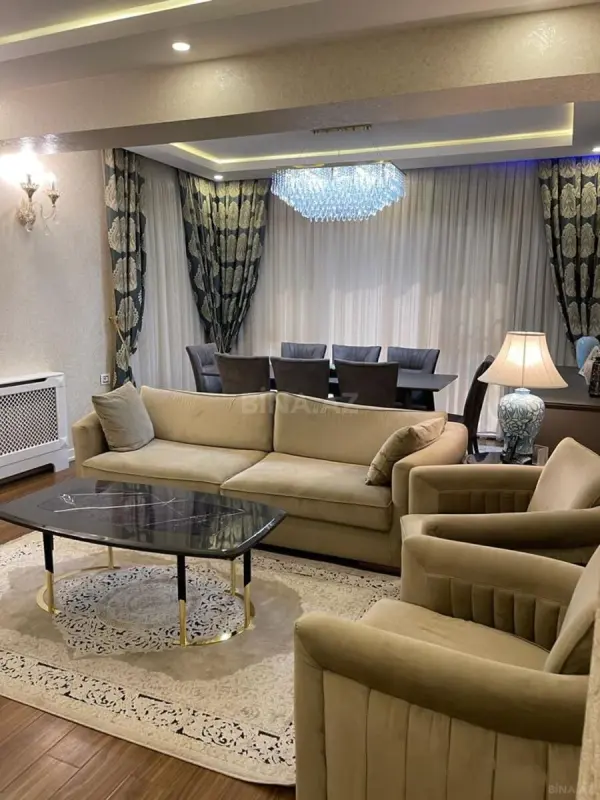 Kirayə verilir 4 otaqlı mənzil 185 m²
