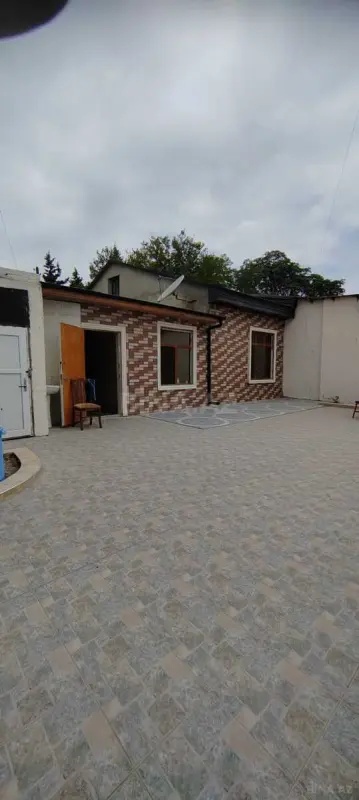 Satılır 4 otaqlı həyət evi 100 m²