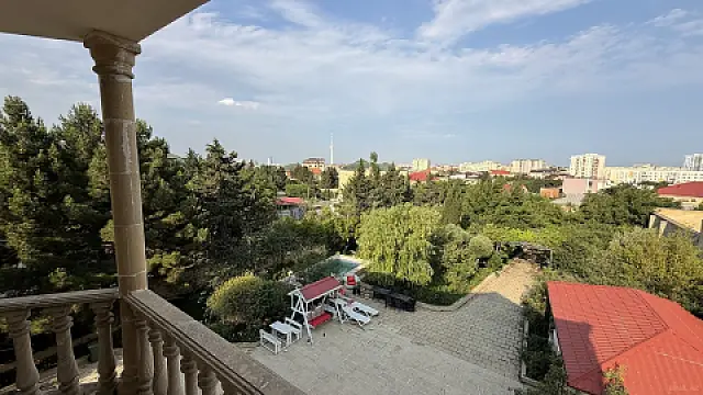 Satılır 11 otaqlı həyət evi 700 m² — Bakı, Badamdar 11 otaq 700.00 m²