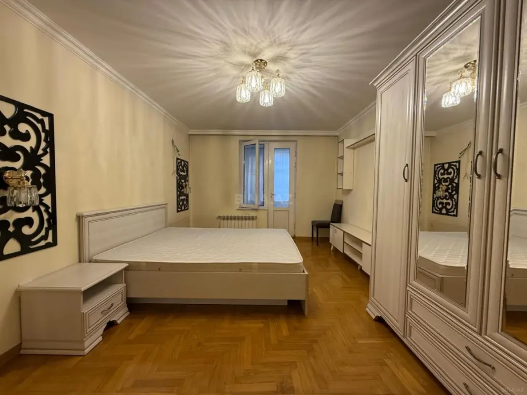 Kirayə verilir 5 otaqlı mənzil 170 m²