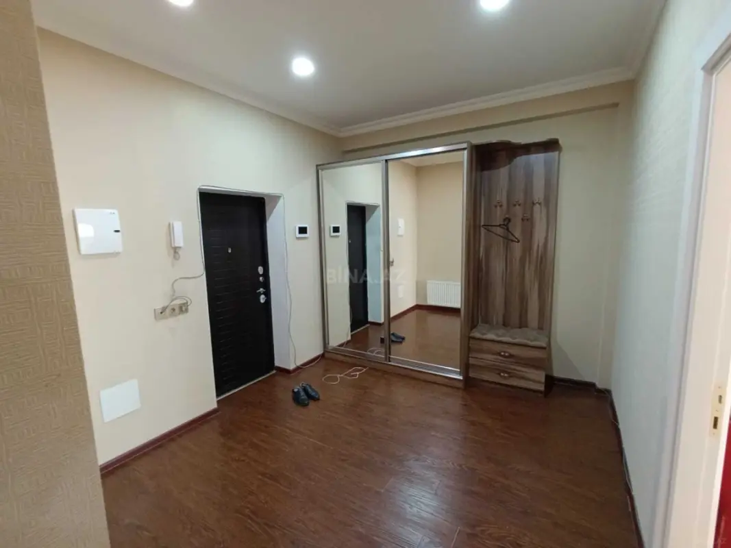 Kirayə verilir 2 otaqlı mənzil 100 m²
