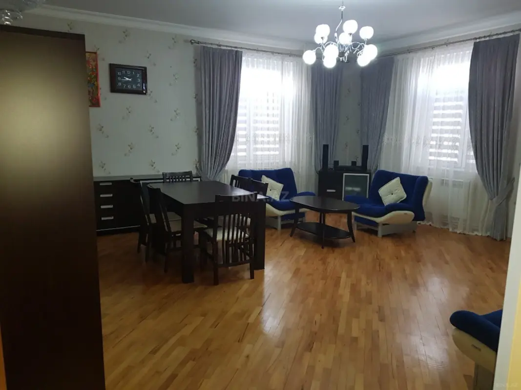 Kirayə verilir 2 otaqlı mənzil 104 m²