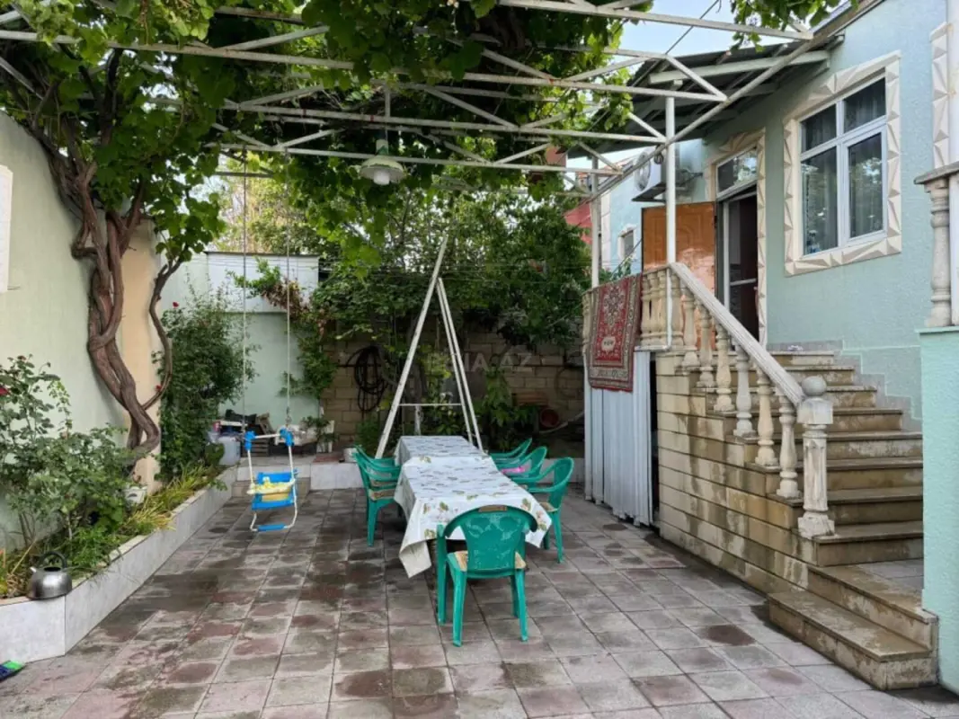 Satılır 5 otaqlı həyət evi 144 m²