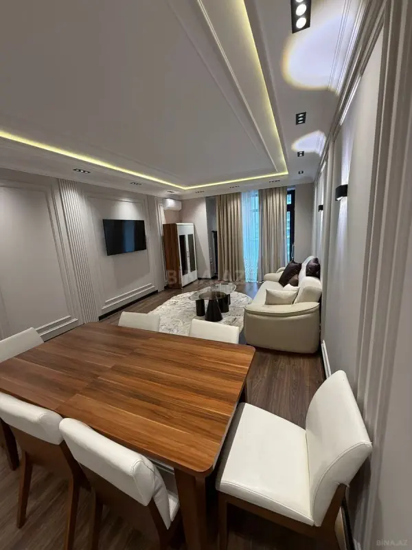 Kirayə verilir 2 otaqlı mənzil 110 m²