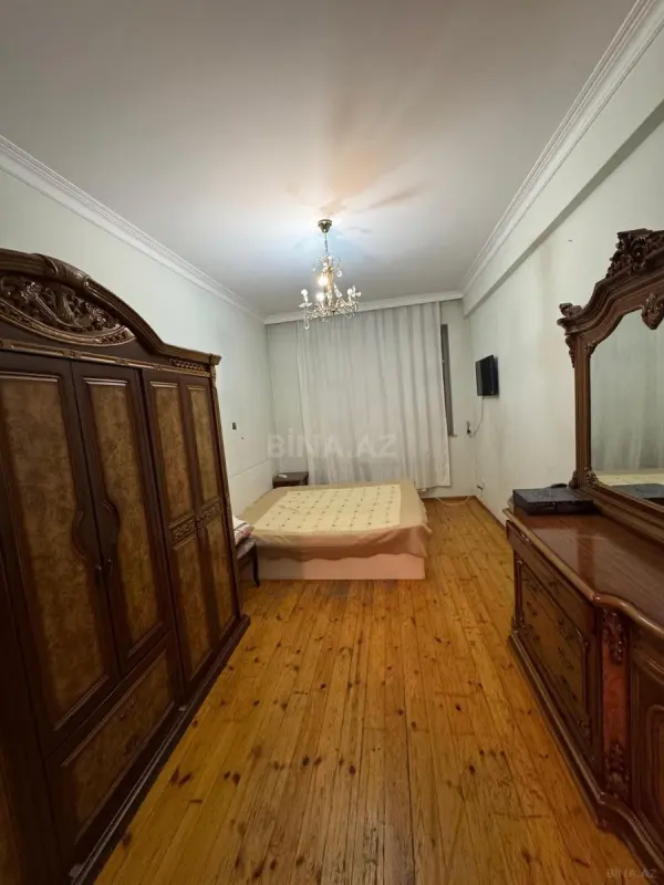 Kirayə verilir 3 otaqlı mənzil 130 m²