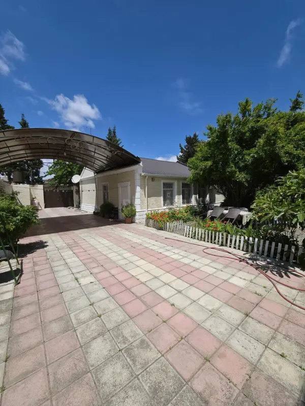 Satılır 4 otaqlı həyət evi 130 m²