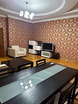 Kirayə verilir 3 otaqlı mənzil 125 m² — Bakı, Nərimanov 3 otaq 125.00 m²