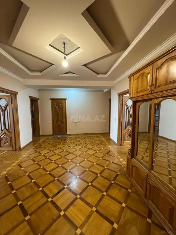 Kirayə verilir 3 otaqlı mənzil 160 m²