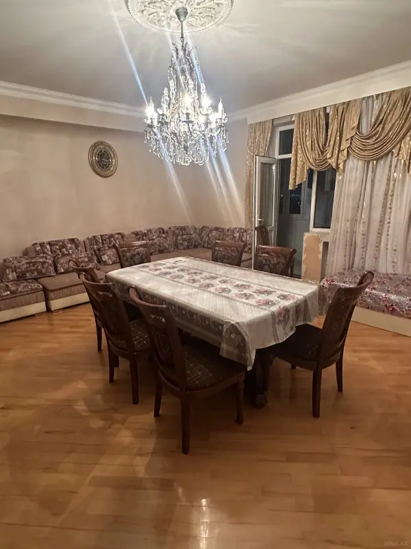 Kirayə verilir 3 otaqlı mənzil 154 m²
