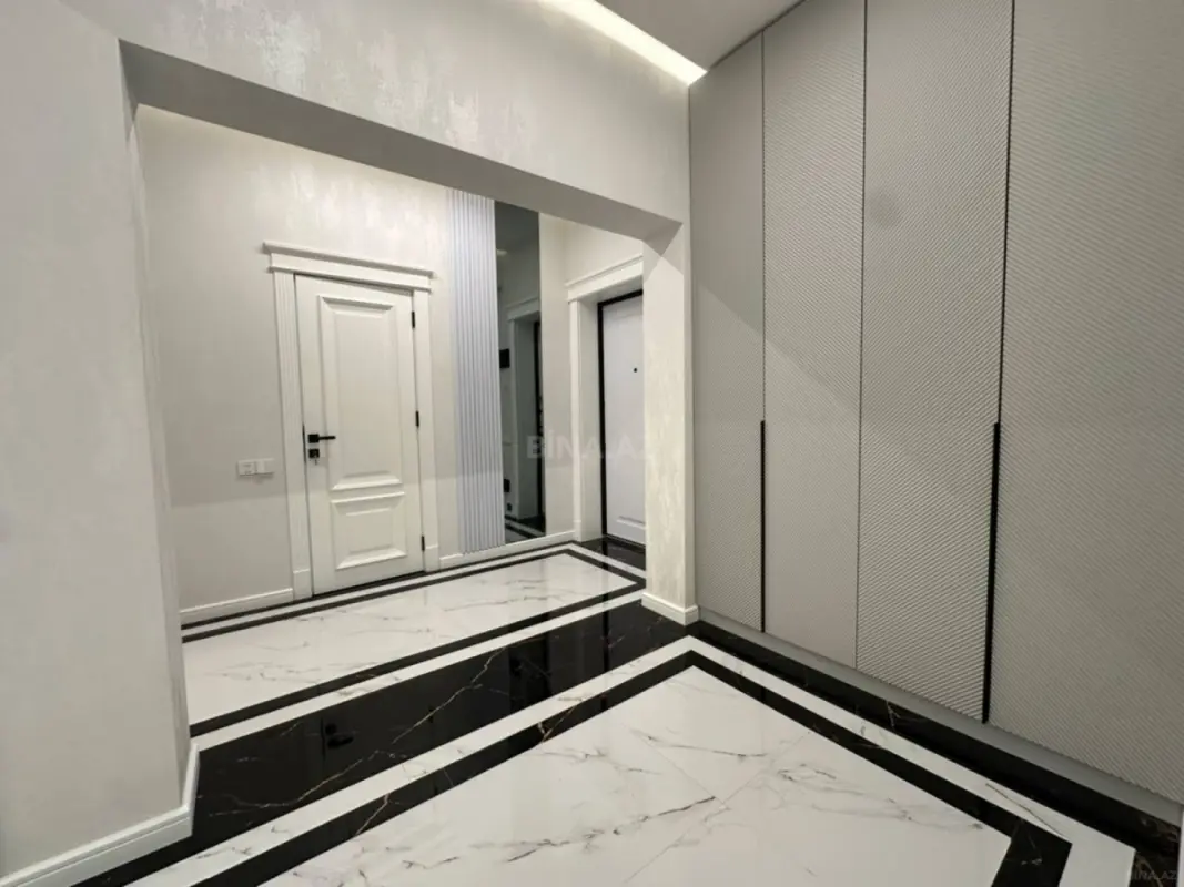 Satılır 3 otaqlı mənzil 102 m²