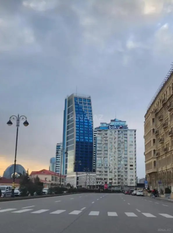 Satılır 3 otaqlı mənzil 135 m²