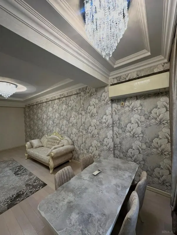 Kirayə verilir 2 otaqlı mənzil 78 m²