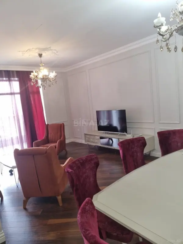 Kirayə verilir 3 otaqlı mənzil 150 m²