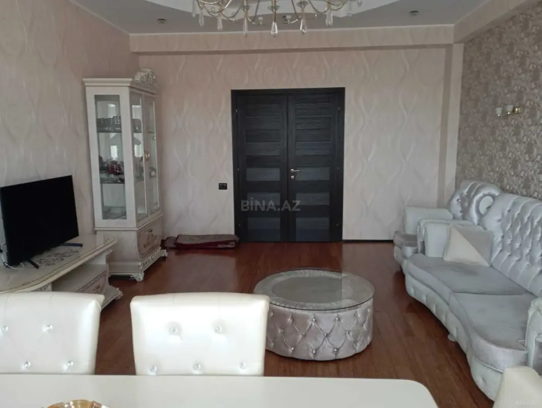 Kirayə verilir 3 otaqlı mənzil 150 m²