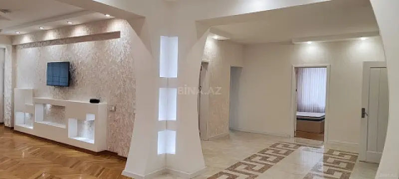 Kirayə verilir 4 otaqlı mənzil 120 m² — Bakı, Həzi Aslanov qəs. 4 otaq 120.00 m²