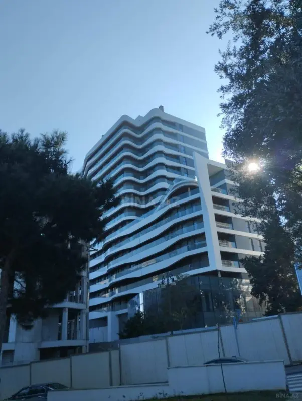 Satılır 4 otaqlı mənzil 170 m²
