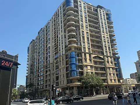 Kirayə verilir 3 otaqlı mənzil 120 m² — Bakı 3 otaq 120.00 m²