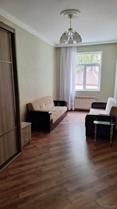 Kirayə verilir 4 otaqlı mənzil 130 m²