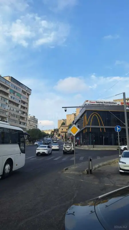 Kirayə verilir 4 otaqlı mənzil 127 m²
