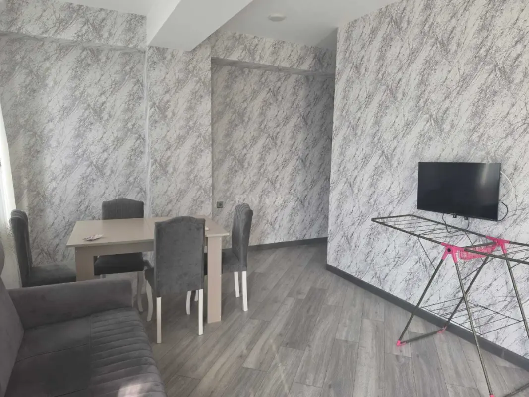 Kirayə verilir 2 otaqlı mənzil 86 m²