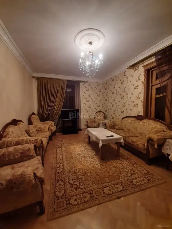 Kirayə verilir 4 otaqlı mənzil 100 m²
