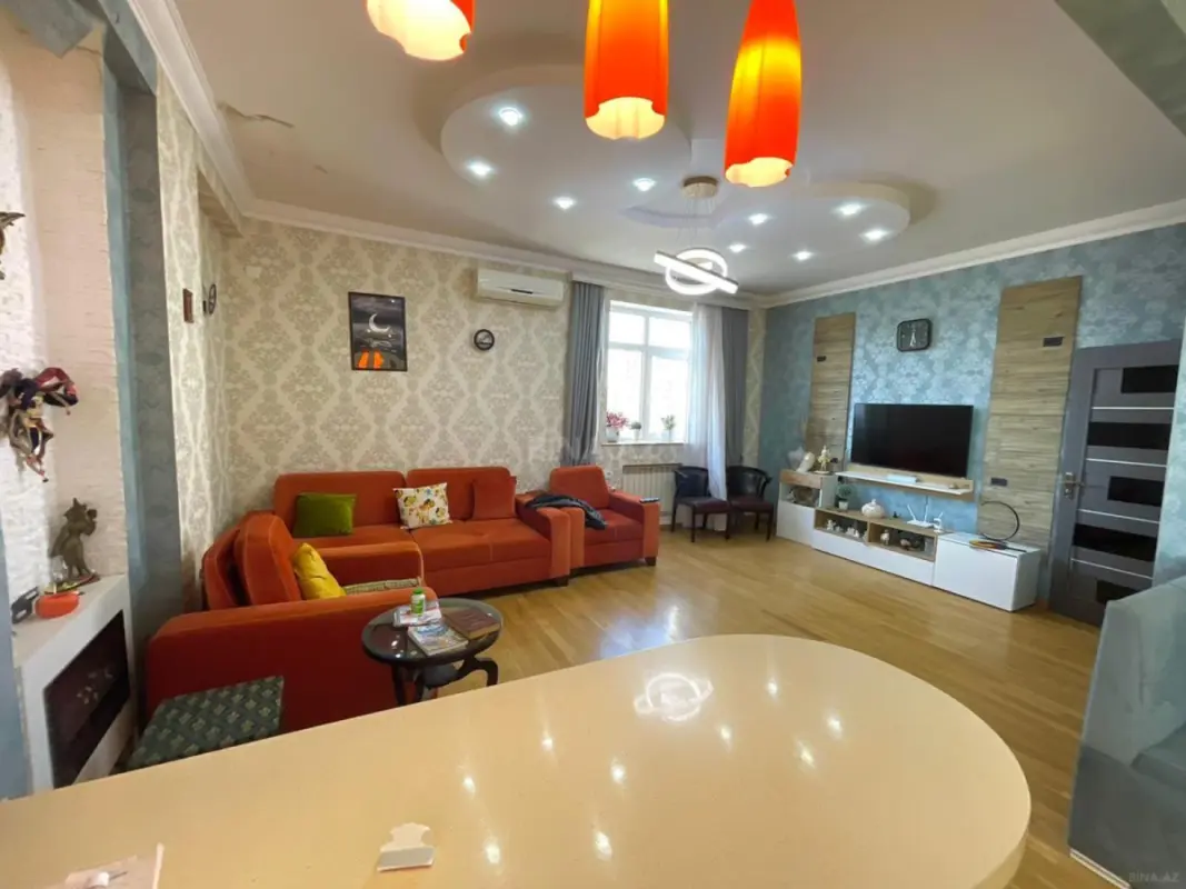 Satılır 2 otaqlı mənzil 90 m²