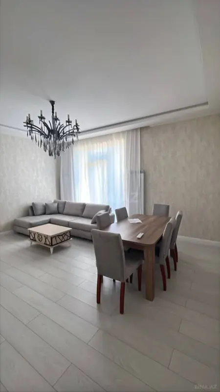 Kirayə verilir 3 otaqlı mənzil 120 m²