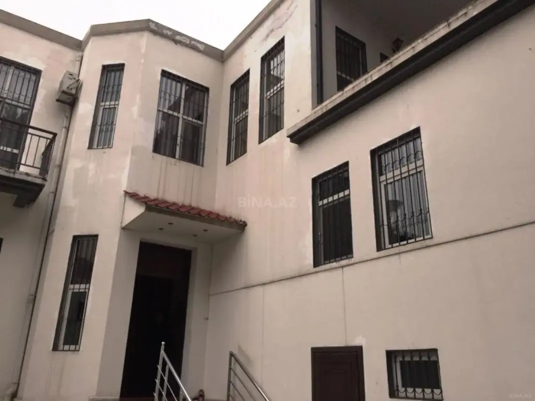 Satılır 4 otaqlı həyət evi 360 m²
