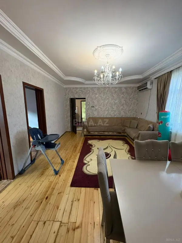 Satılır 8 otaqlı həyət evi 400 m²