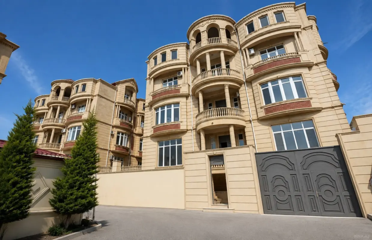 Satılır 40 otaqlı həyət evi 4000 m²