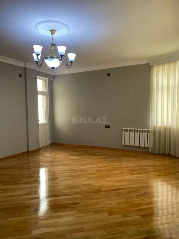 Satılır 3 otaqlı mənzil 120 m²