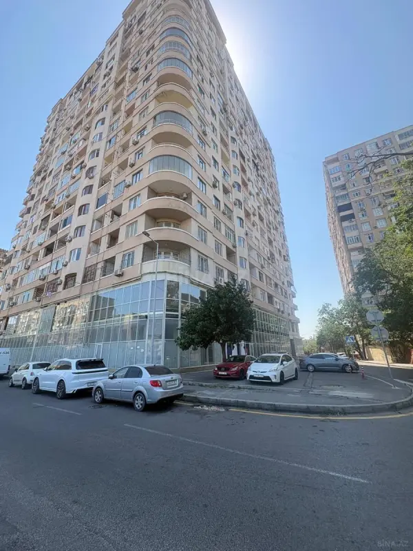 Satılır 2 otaqlı mənzil 92 m²