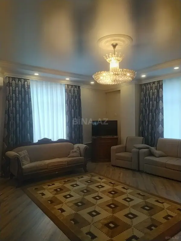 Kirayə verilir 3 otaqlı mənzil 150 m²