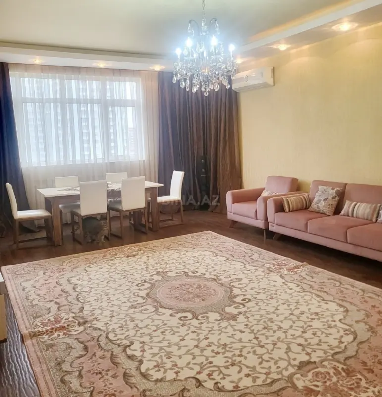 Kirayə verilir 4 otaqlı mənzil 178 m²