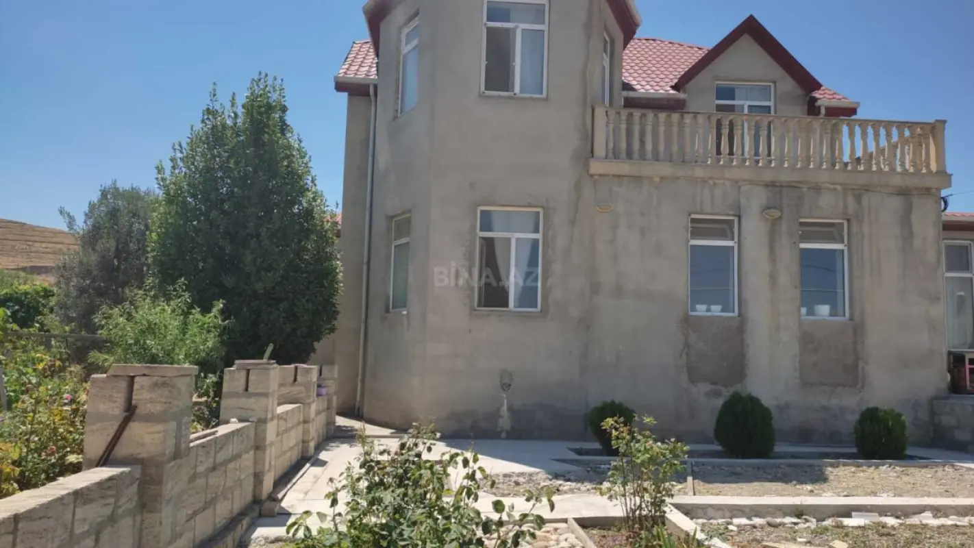 Satılır 7 otaqlı həyət evi 250 m²