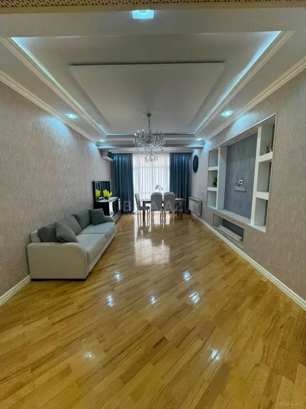 Kirayə verilir 4 otaqlı mənzil 159 m²
