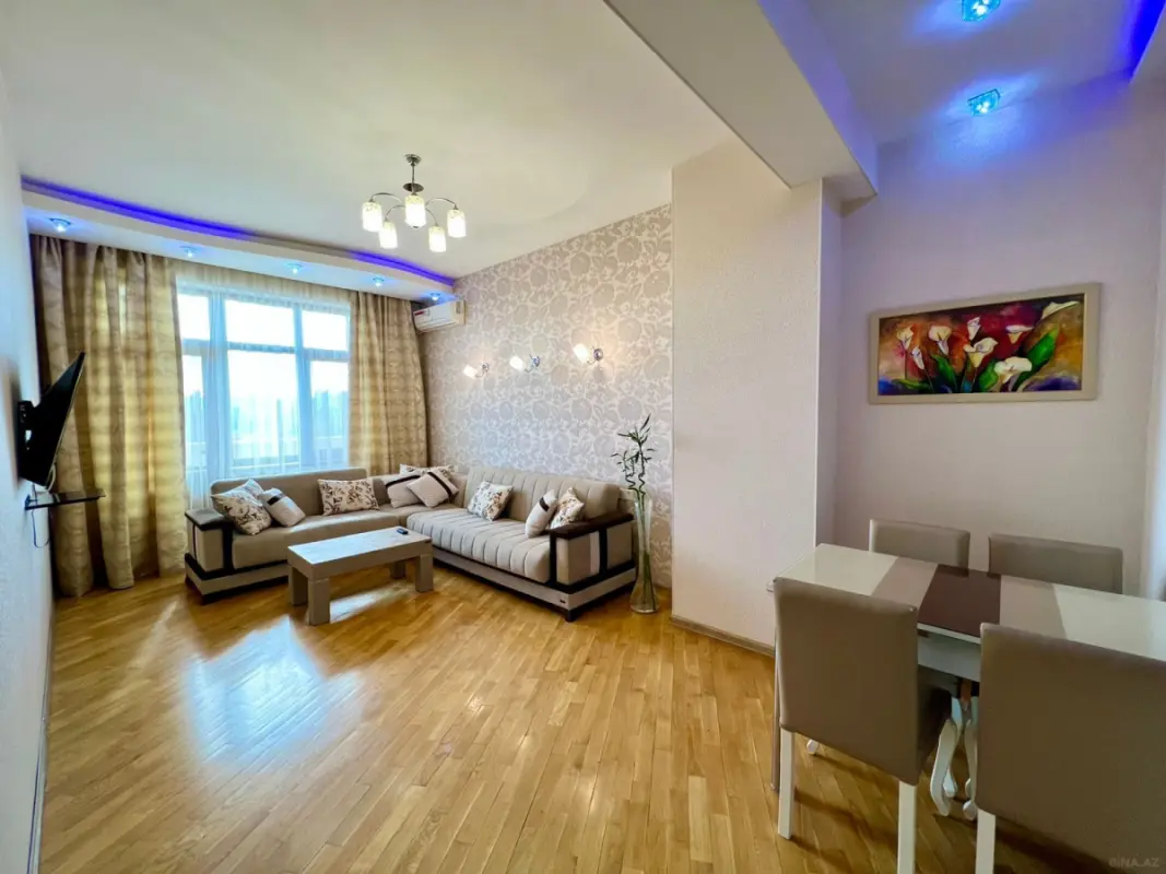Kirayə verilir 2 otaqlı mənzil 70 m²