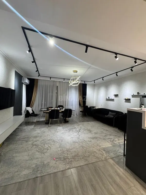 Kirayə verilir 4 otaqlı mənzil 150 m²