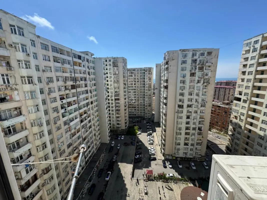 Satılır 3 otaqlı mənzil 109 m²