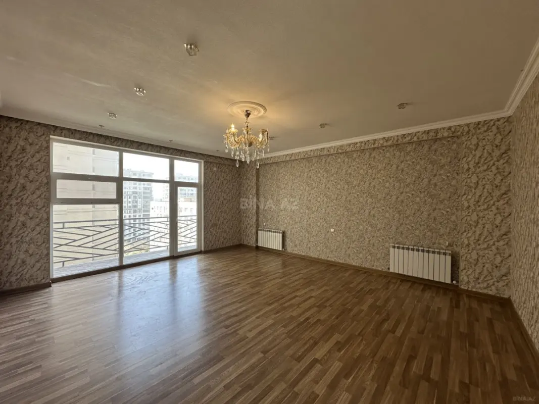 Satılır 3 otaqlı mənzil 145 m²