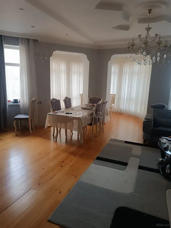Satılır 3 otaqlı mənzil 98 m²