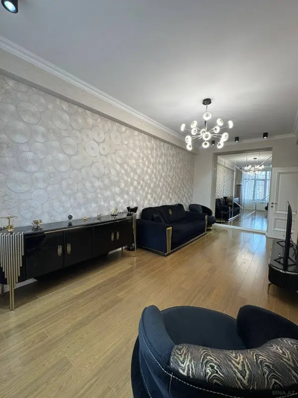Satılır 3 otaqlı mənzil 126 m²