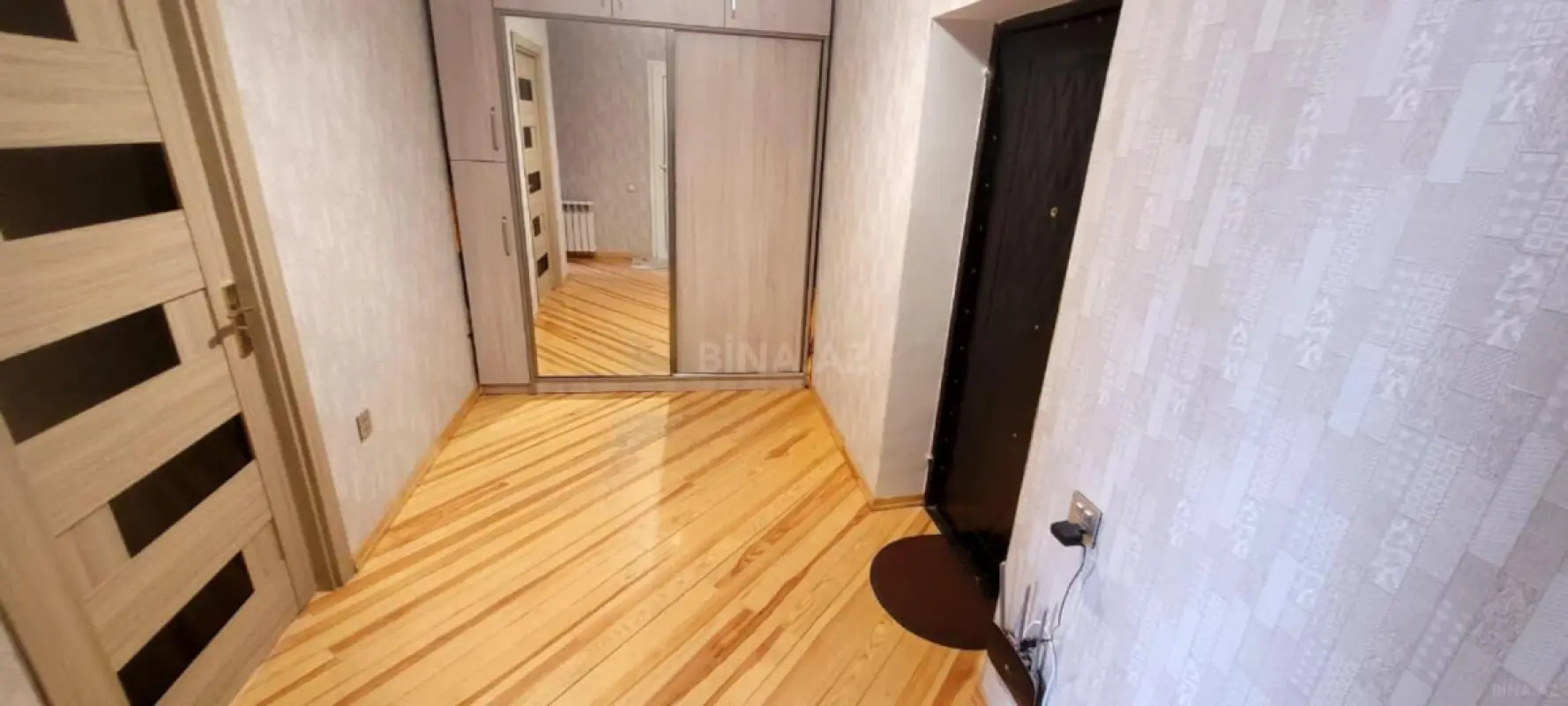 Satılır 2 otaqlı mənzil 61 m²