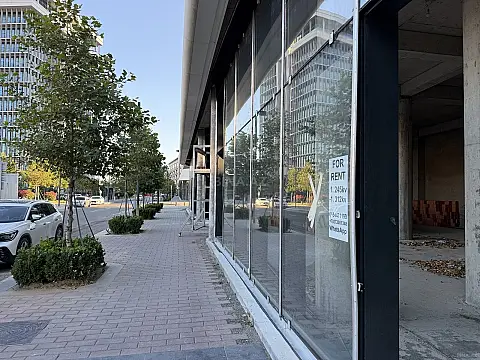 Kirayə verilir obyekt 557 m² — Bakı 557.00 m²