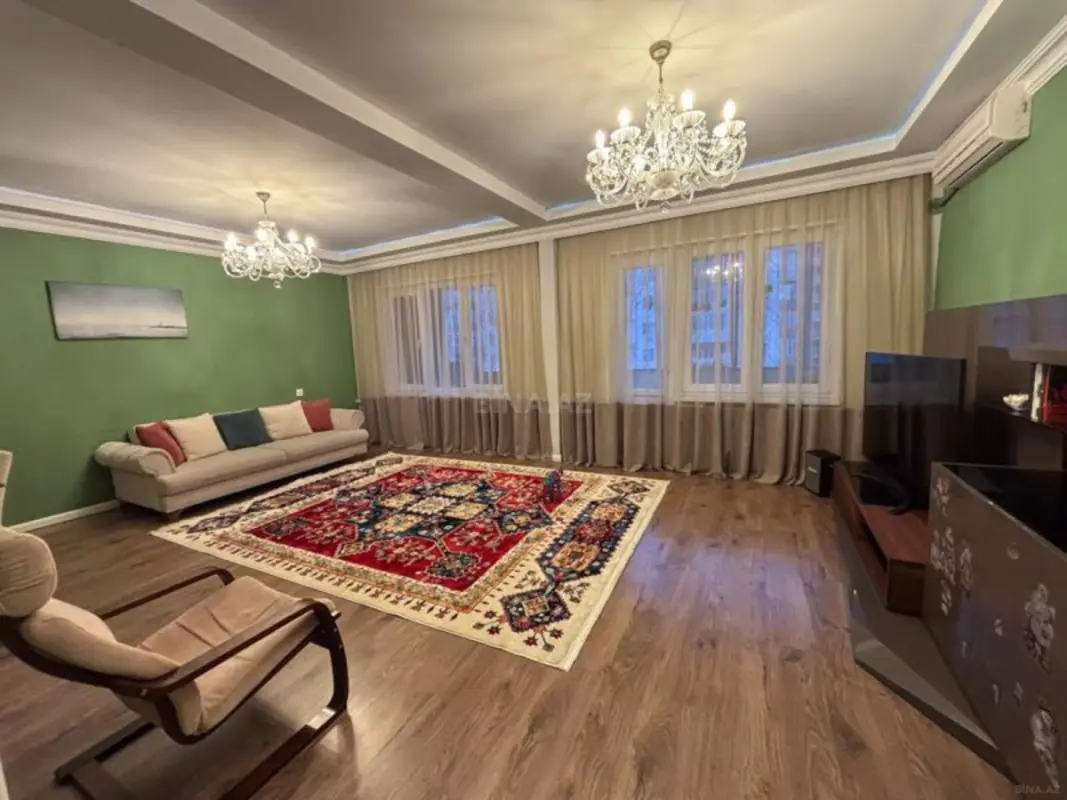 Satılır 4 otaqlı mənzil 110 m²
