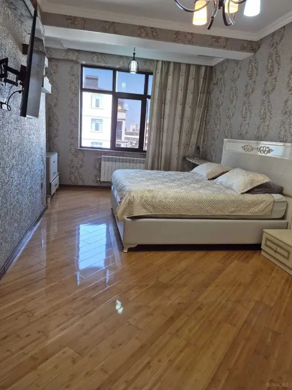 Kirayə verilir 2 otaqlı mənzil 75 m²