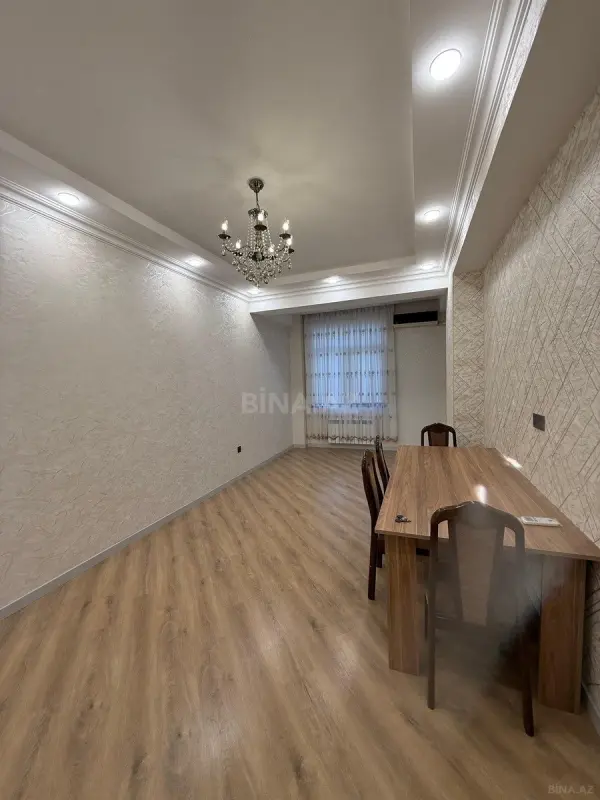 Kirayə verilir 2 otaqlı mənzil 90 m²
