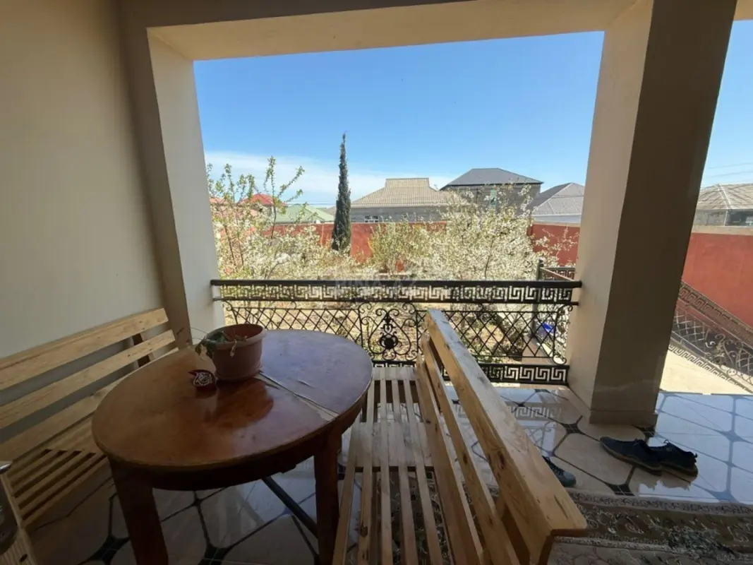Satılır 4 otaqlı həyət evi 235 m²