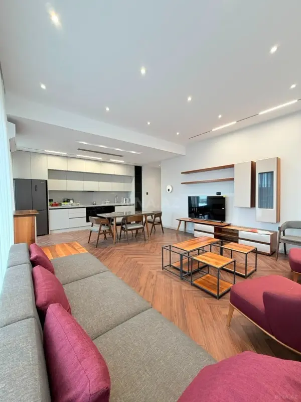Kirayə verilir 4 otaqlı mənzil 170 m²